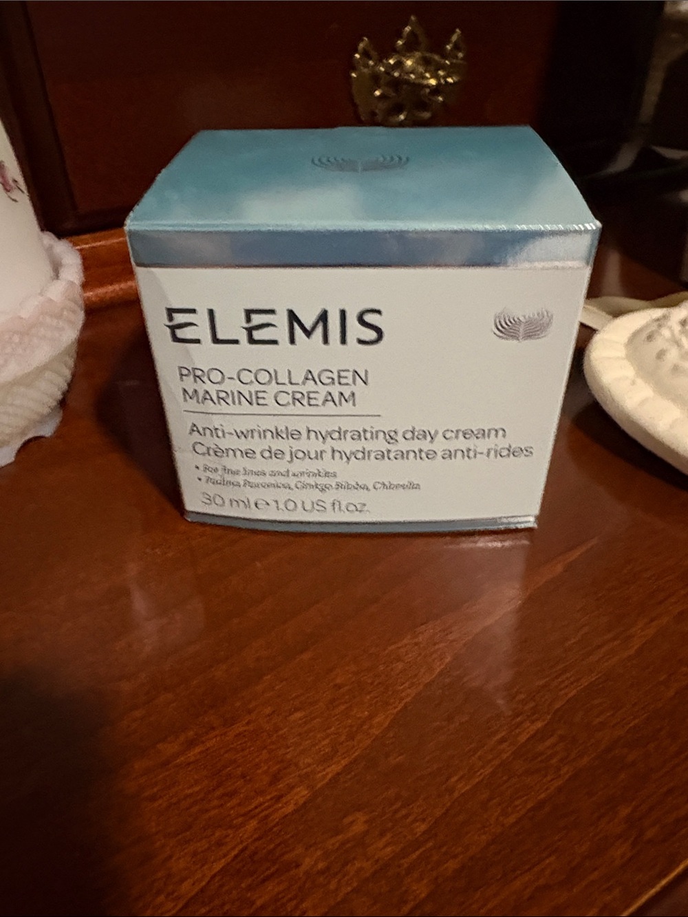ELEMIS Pro-Collagen Marine Cream - Light Blue and White Jar